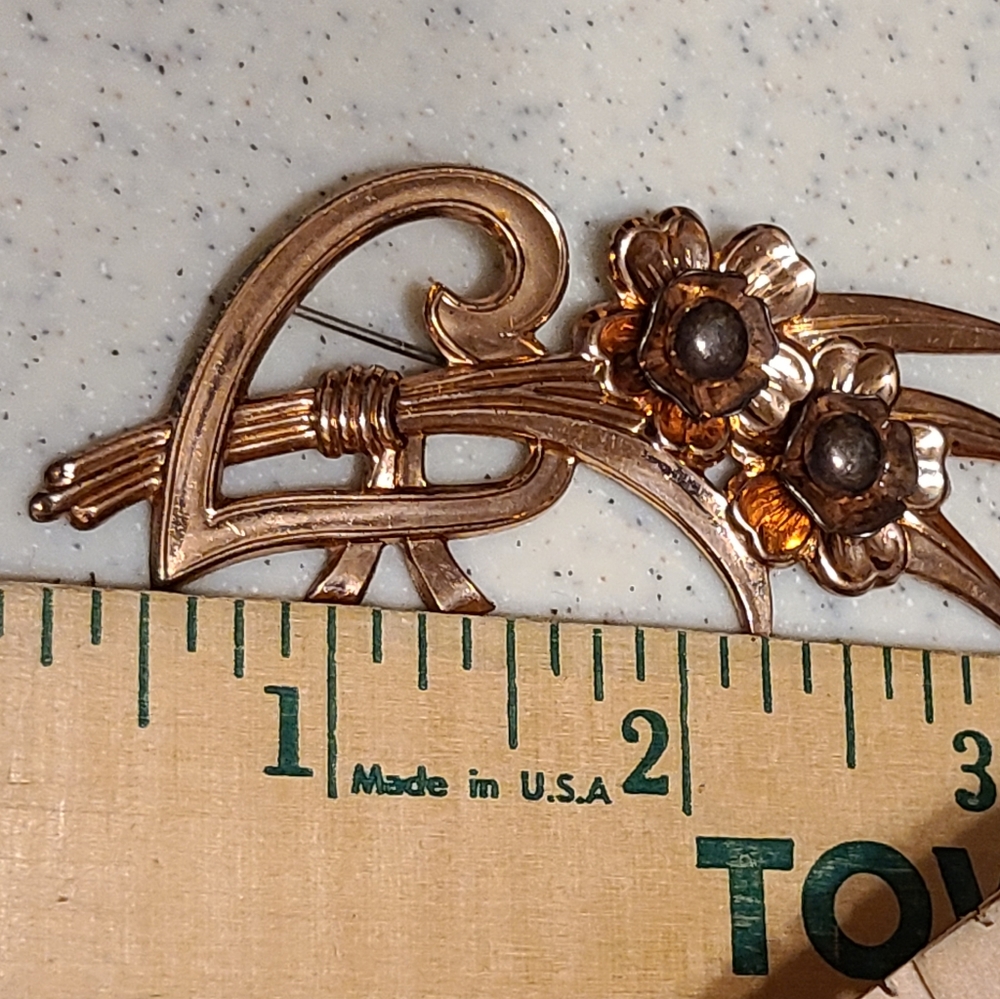 Unique Pin Brooch - Picture 5 of 16